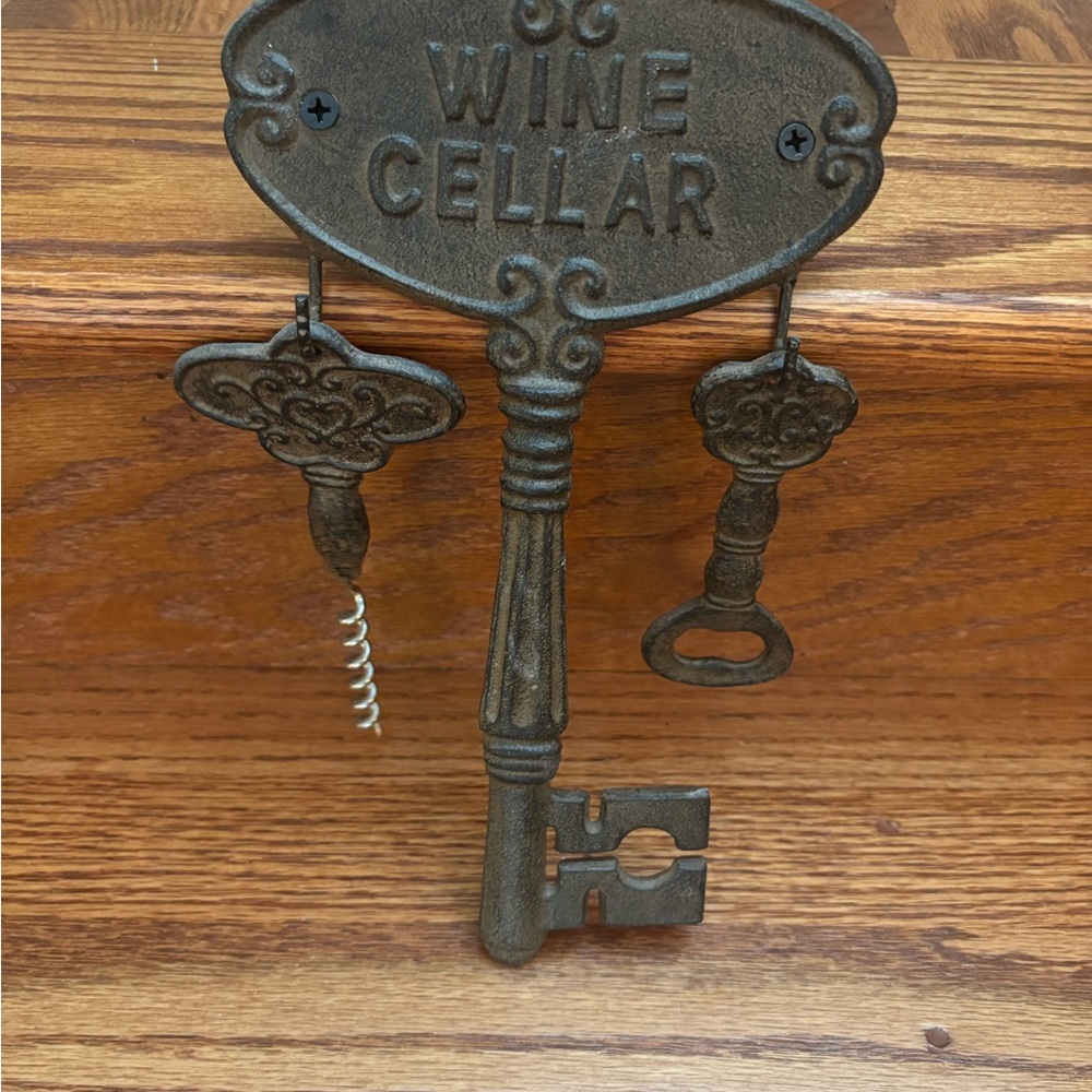 Vintage Style Wine Cellar Key Wall Decor